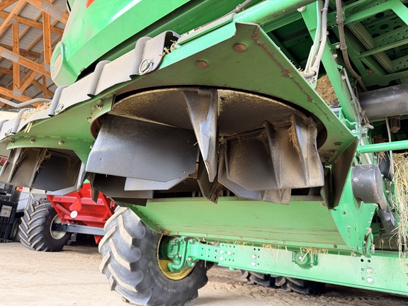Photo of 2014 John Deere S680