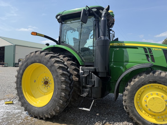 Photo of 2019 John Deere 7210R