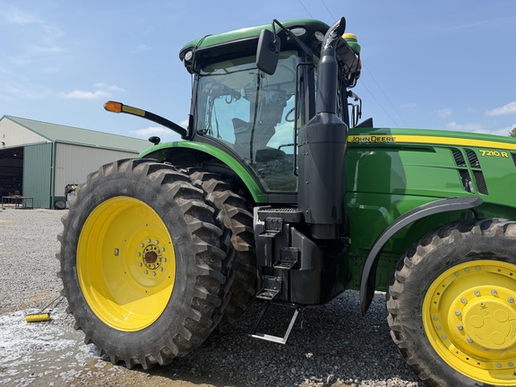 Photo of 2019 John Deere 7210R