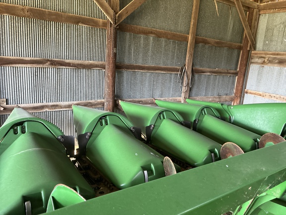 Used 2008 John Deere 608C Corn and Row Crop headers at Koenig Equipment in Greensburg, IN - Photo7