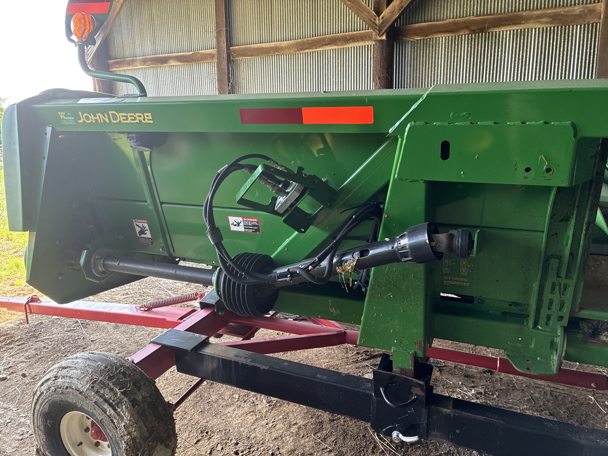 Used 2008 John Deere 608C Corn and Row Crop headers at Koenig Equipment in Greensburg, IN - PhotoXL4