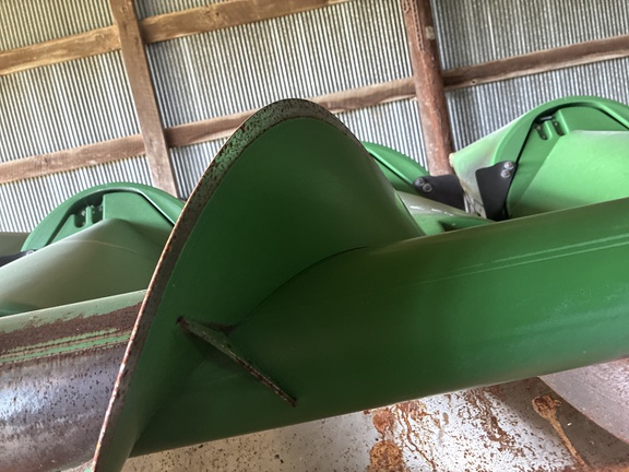 Used 2008 John Deere 608C Corn and Row Crop headers at Koenig Equipment in Greensburg, IN - Photo5