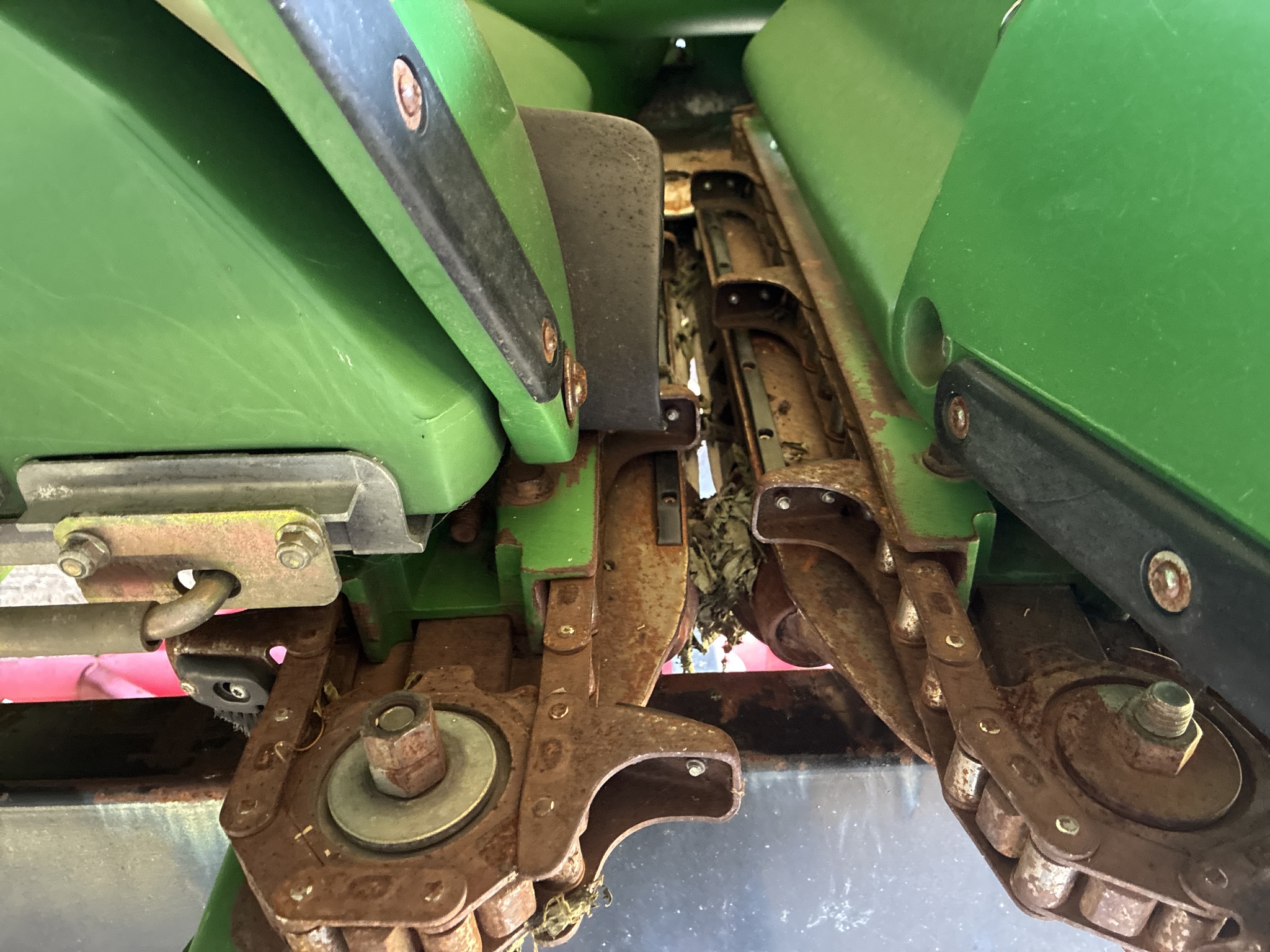 Used 2008 John Deere 608C Corn and Row Crop headers at Koenig Equipment in Greensburg, IN - PhotoXL12