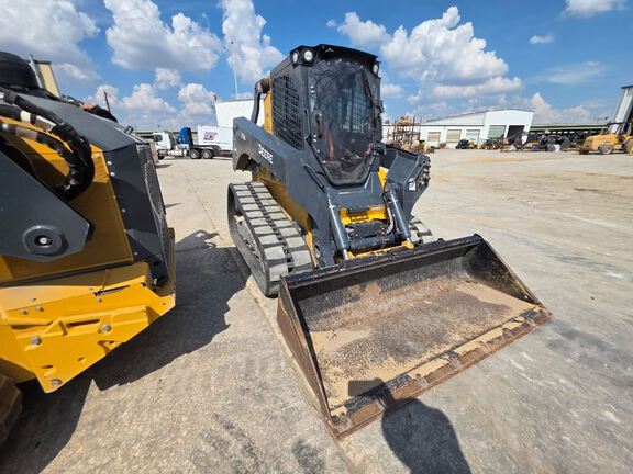 2022 John Deere 333G