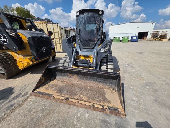 2022 John Deere 333G