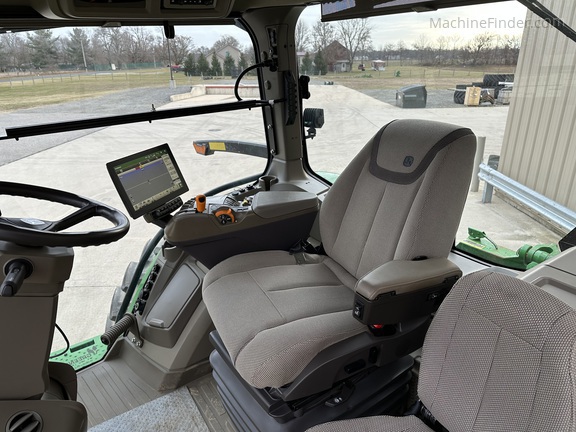 Photo of 2024 John Deere 8R 370