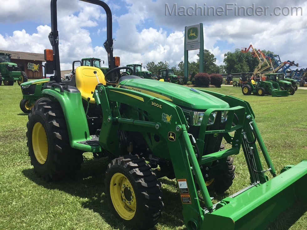 2021 John Deere 3038E Image 2