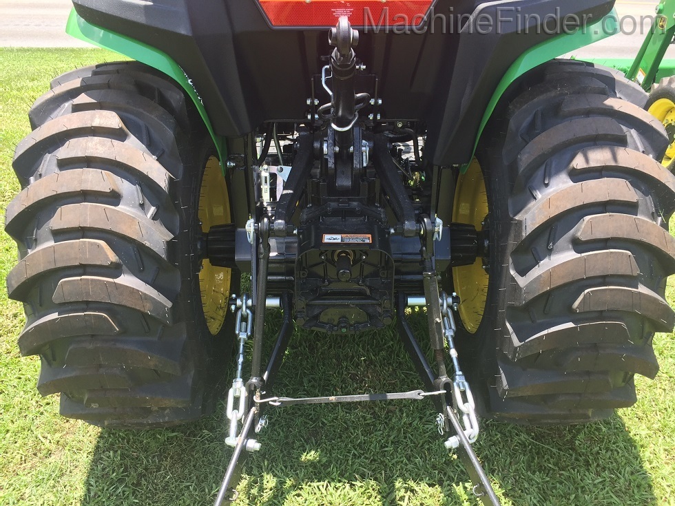 2021 John Deere 3038E Image 3