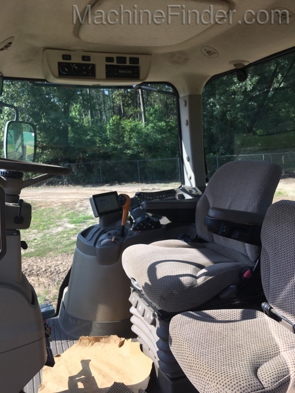 2014 John Deere 7215R Image 5