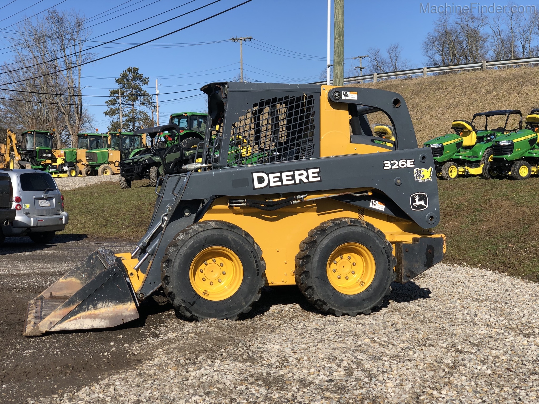 2014 John Deere 326E Image 5