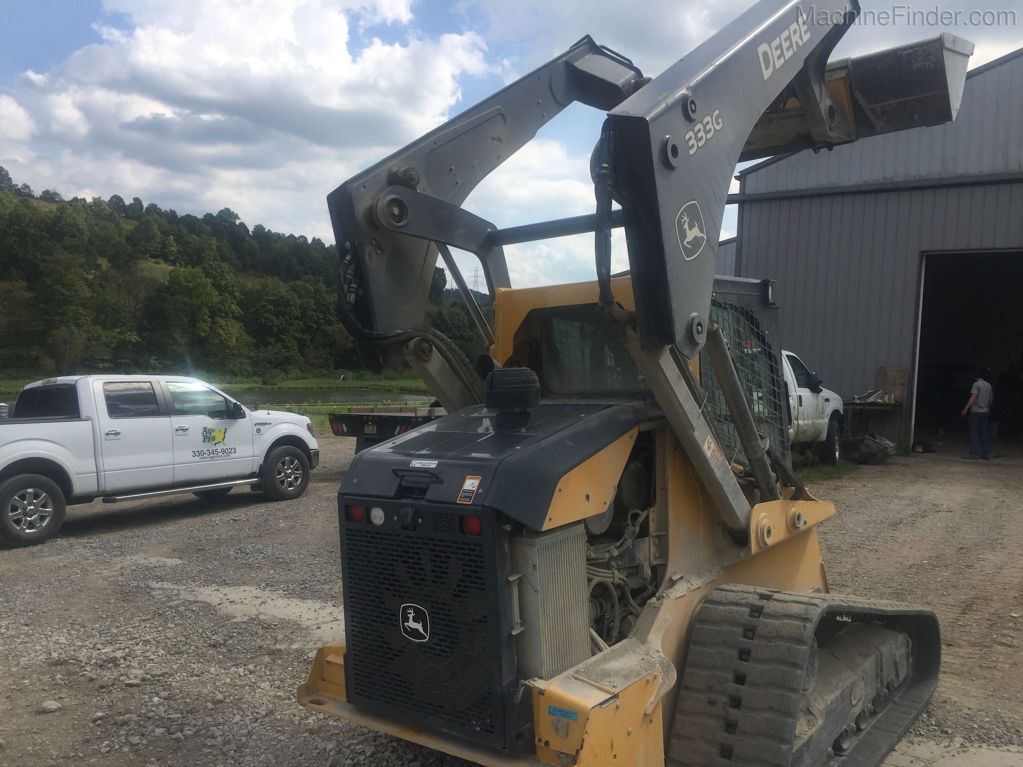 2017 John Deere 333G Image 5