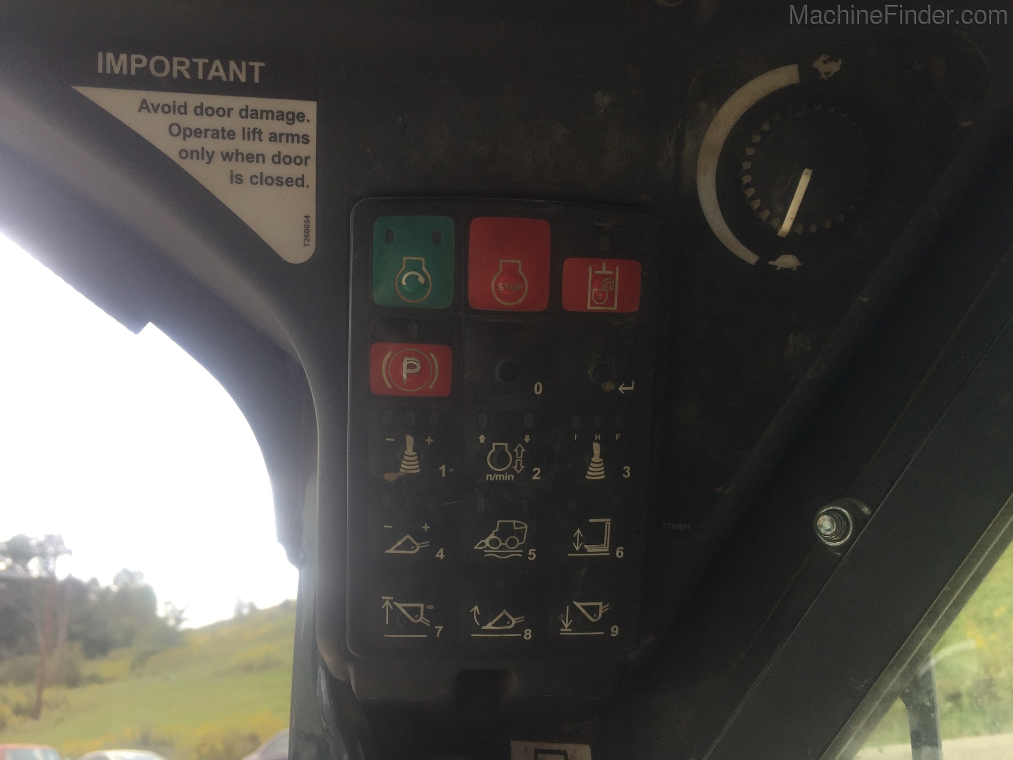 2017 John Deere 333G Image 10