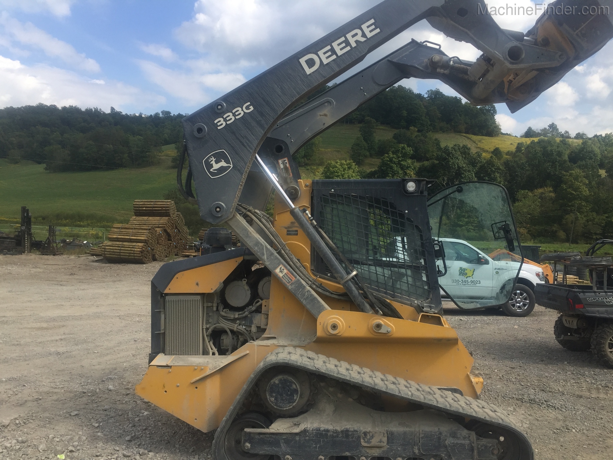 2017 John Deere 333G Image 6