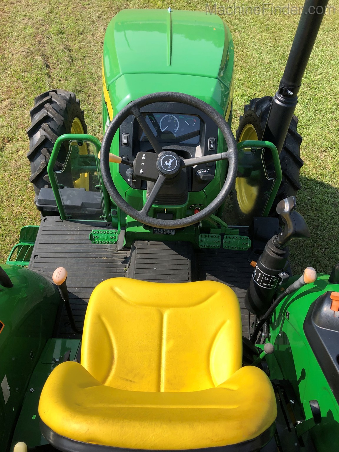 2020 John Deere 5075E Image 7