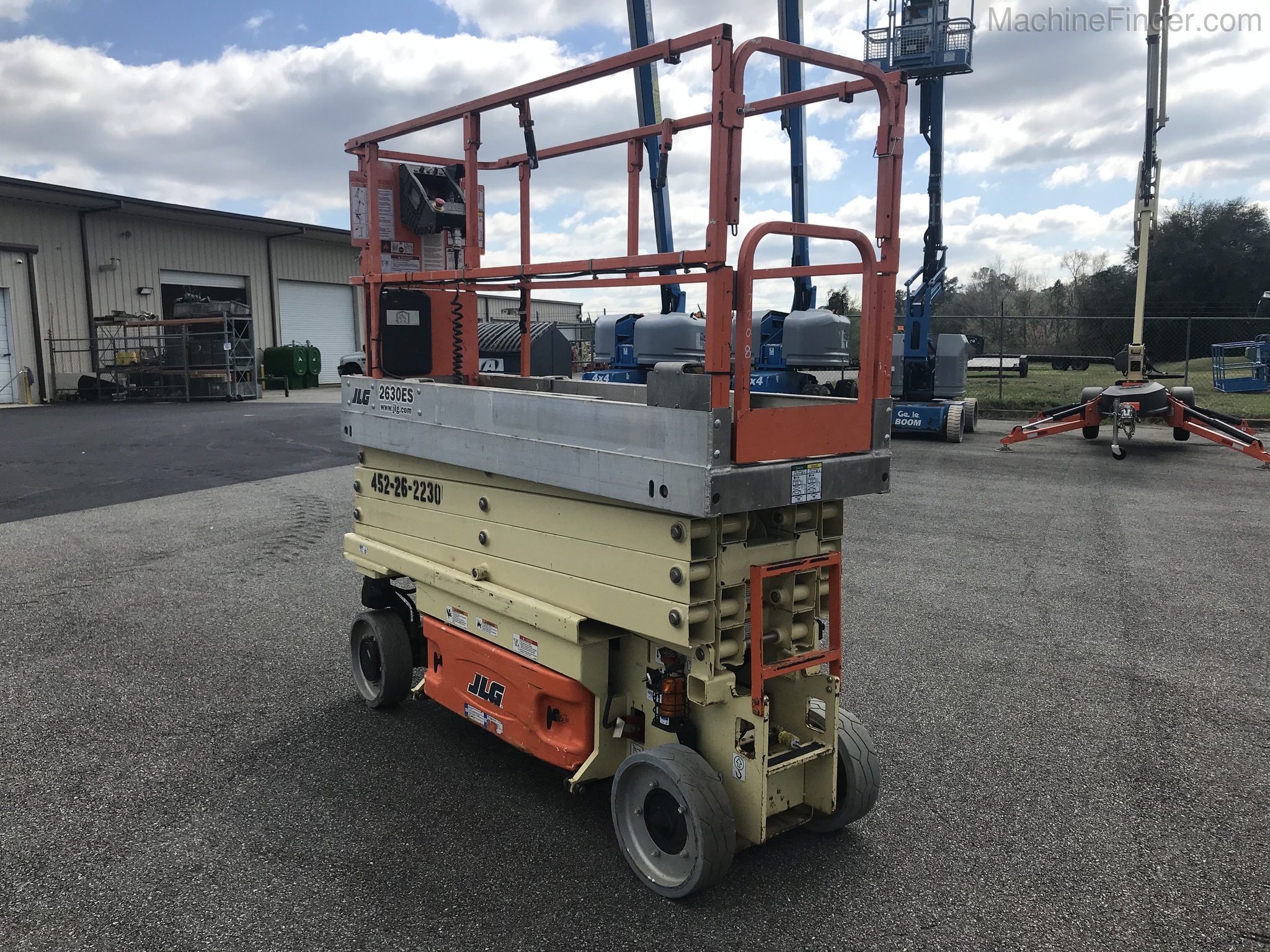 2013 JLG 2630ES Image 4