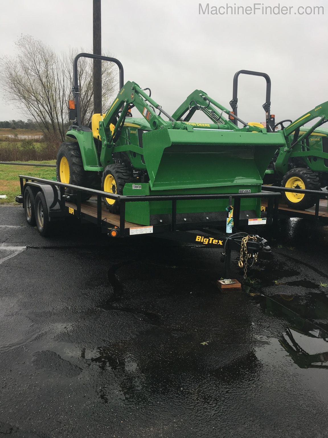 2020 John Deere 3032E PACKAGE DEAL Image 3