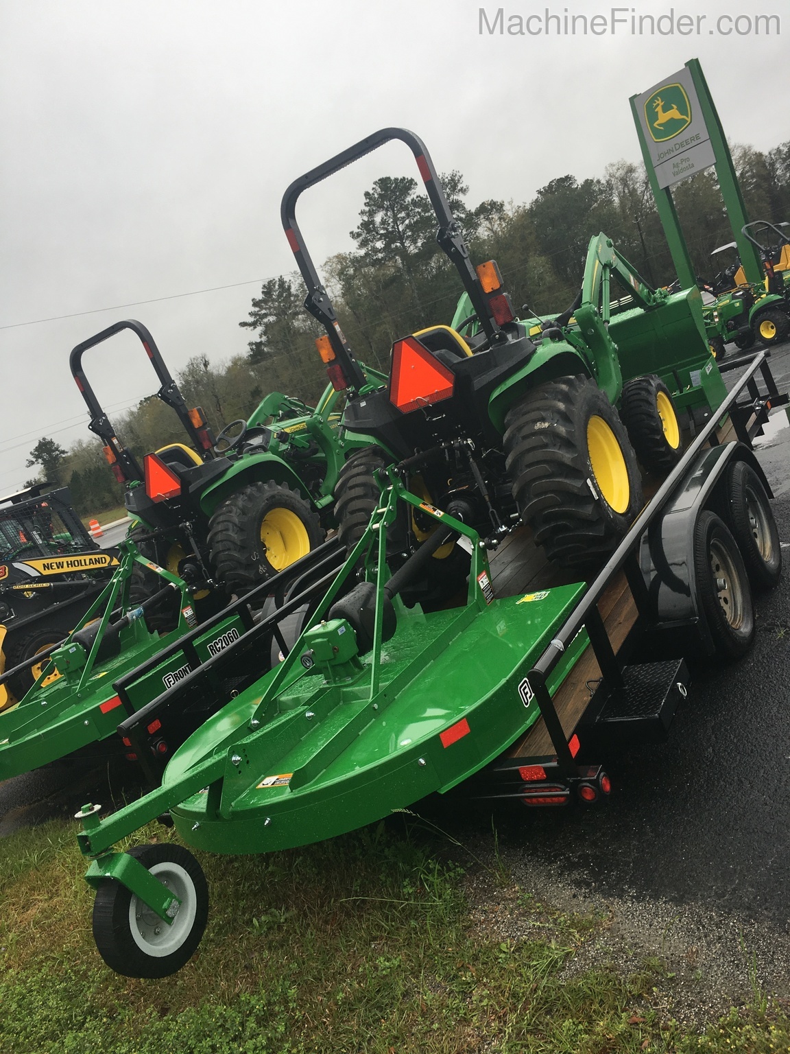 2020 John Deere 3032E PACKAGE DEAL Image 5