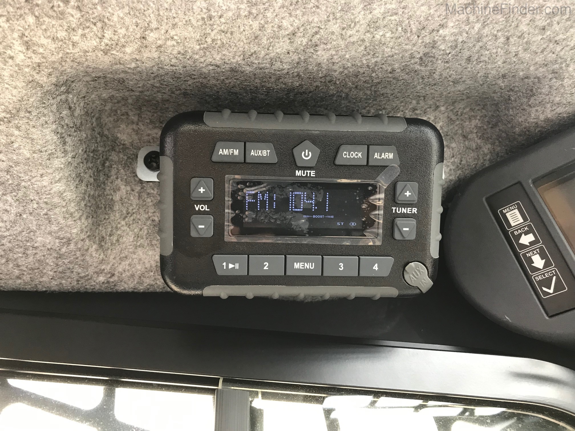 2021 John Deere 331G Image 10