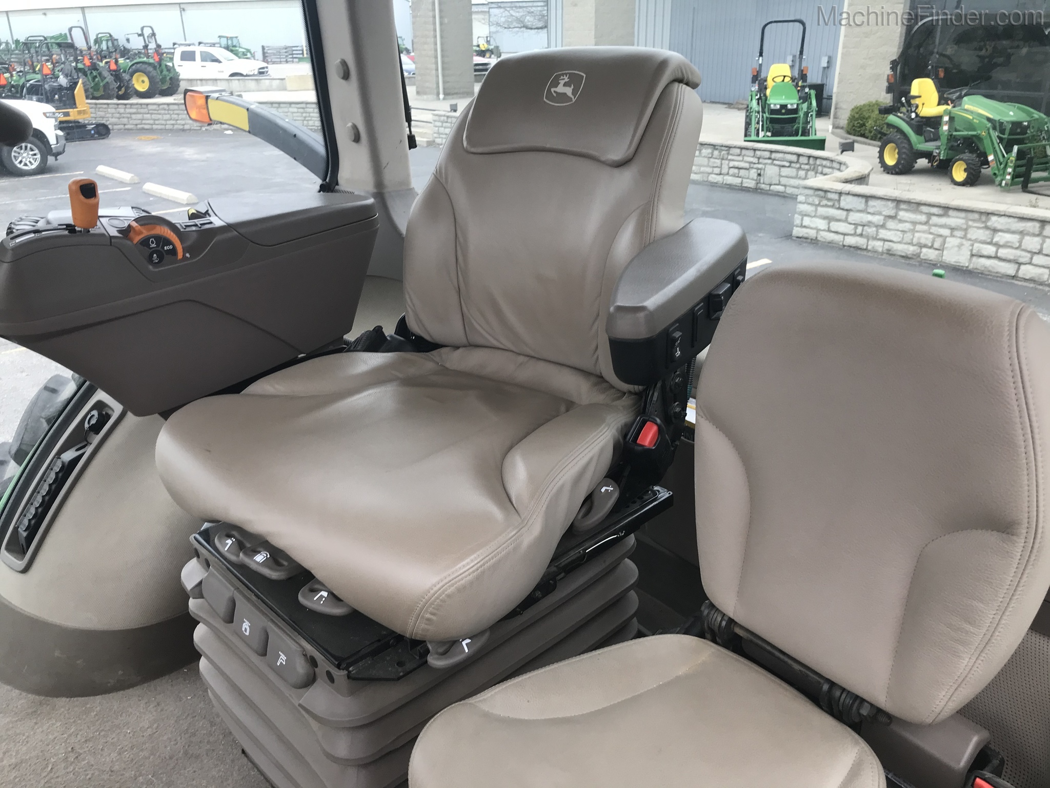 2019 John Deere 8370R Image 9