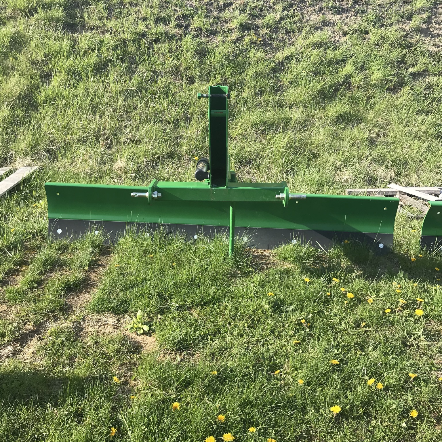 2018 Frontier RB2084 Image 1