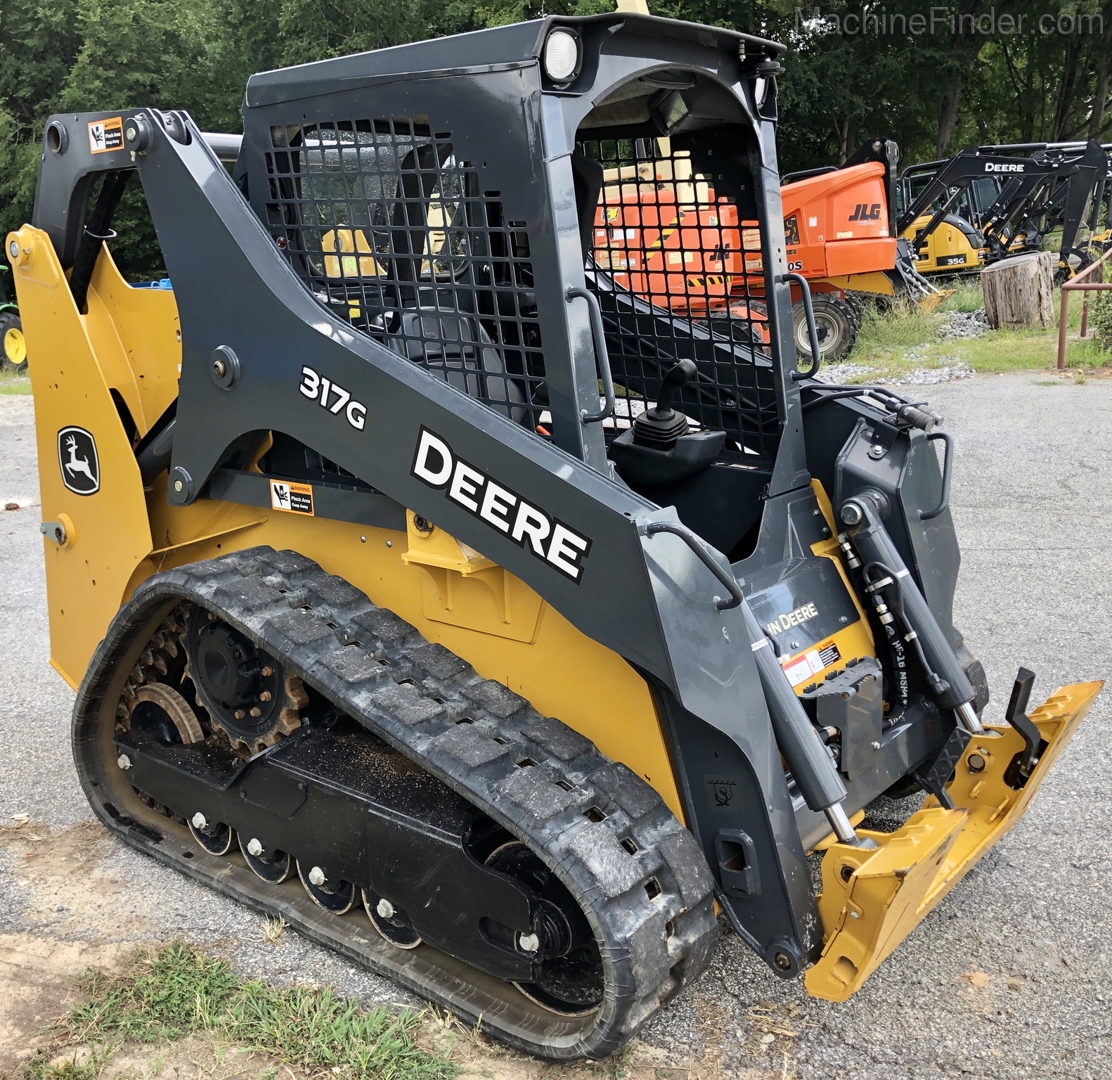 2018 John Deere 317G Image 4