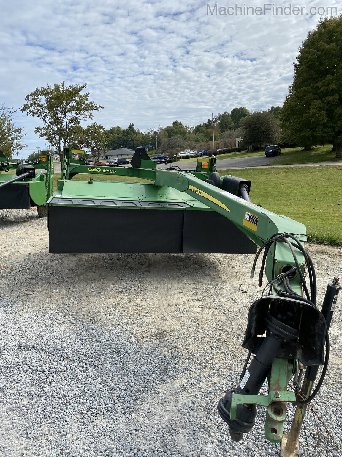 2011 John Deere 630 Image 2