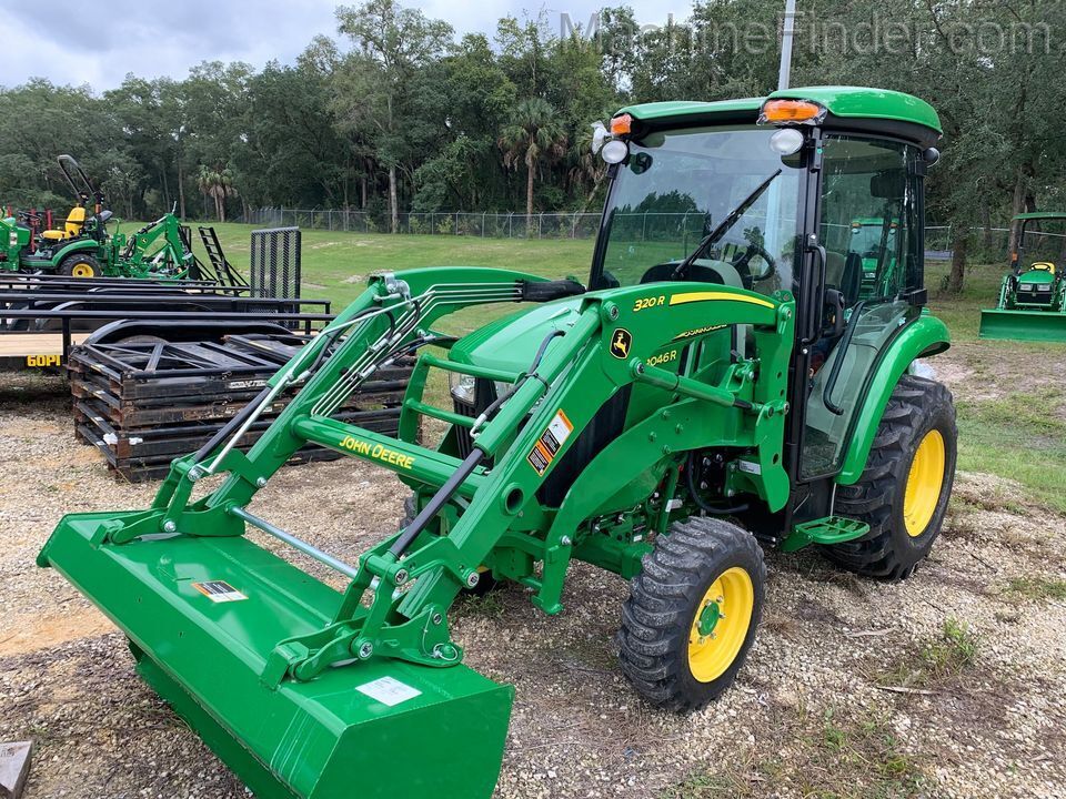 2020 John Deere 3046R CAB Image 2