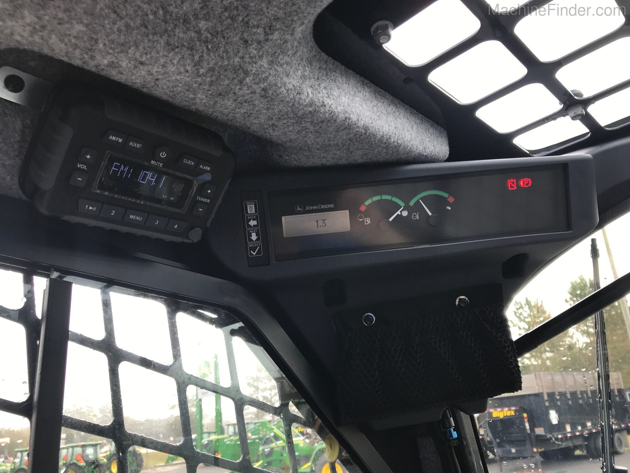 2020 John Deere 333G Image 4