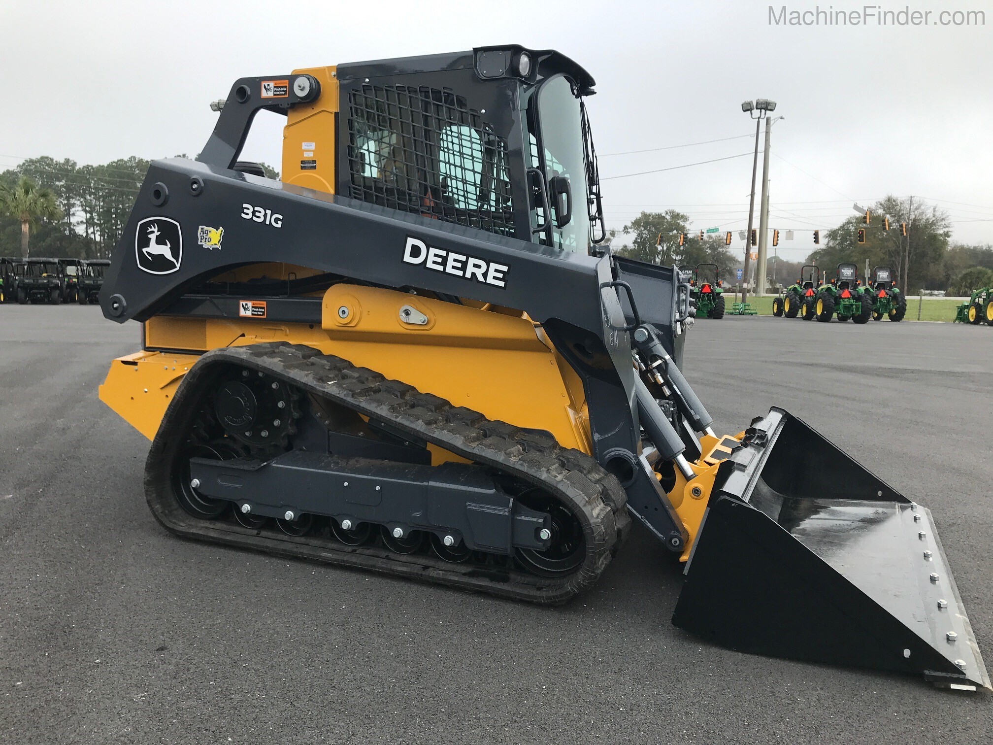 2020 John Deere 333G Image 2