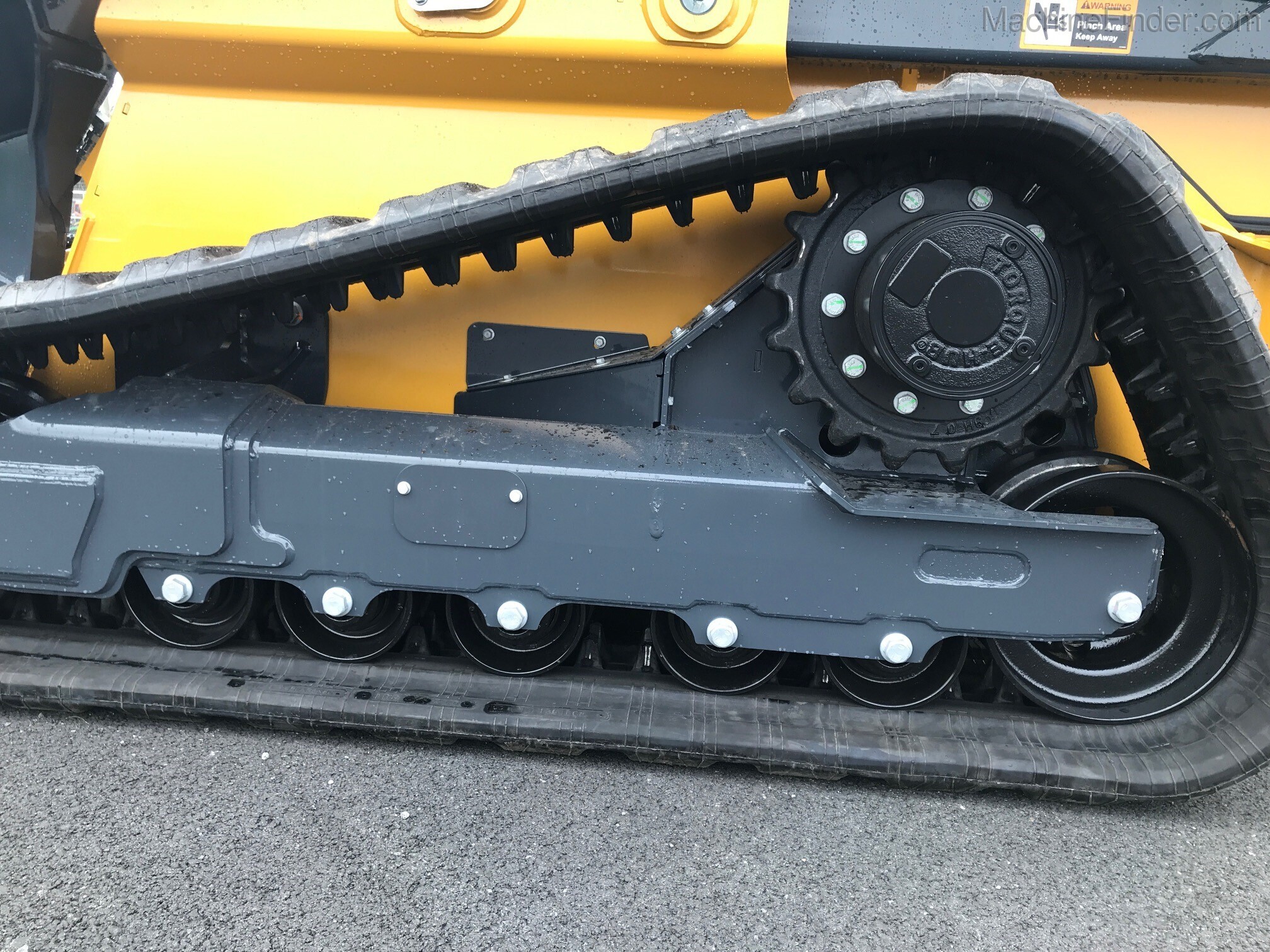 2020 John Deere 333G Image 7