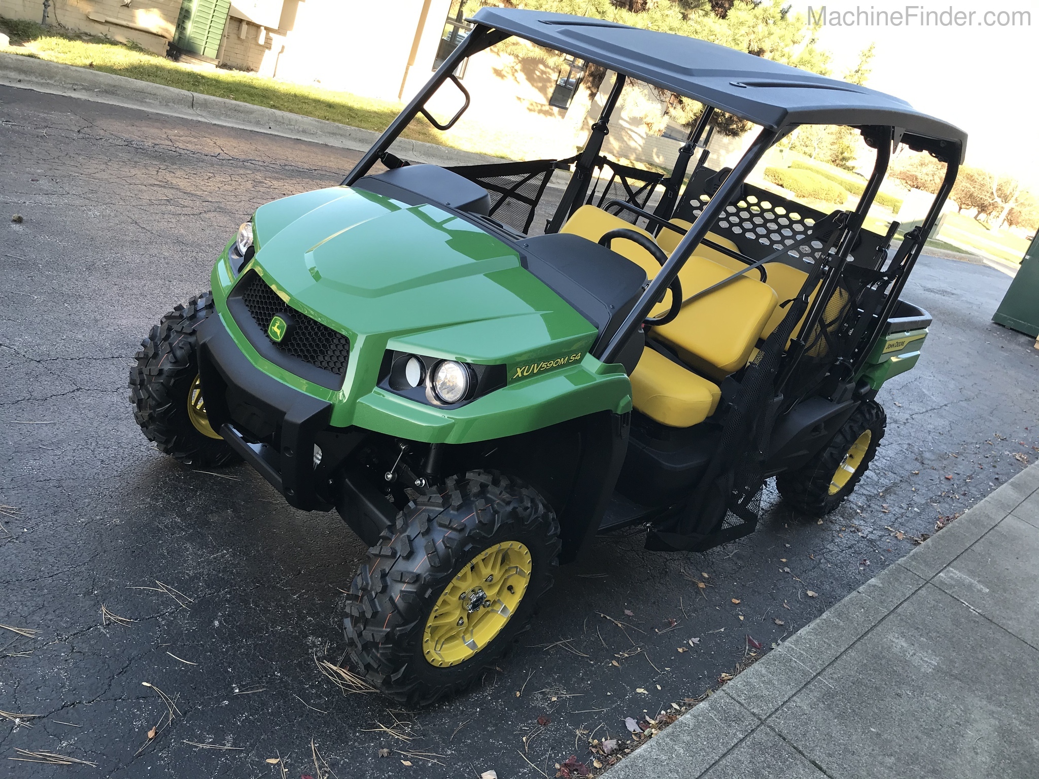 2021 John Deere 590M S4 Image 5