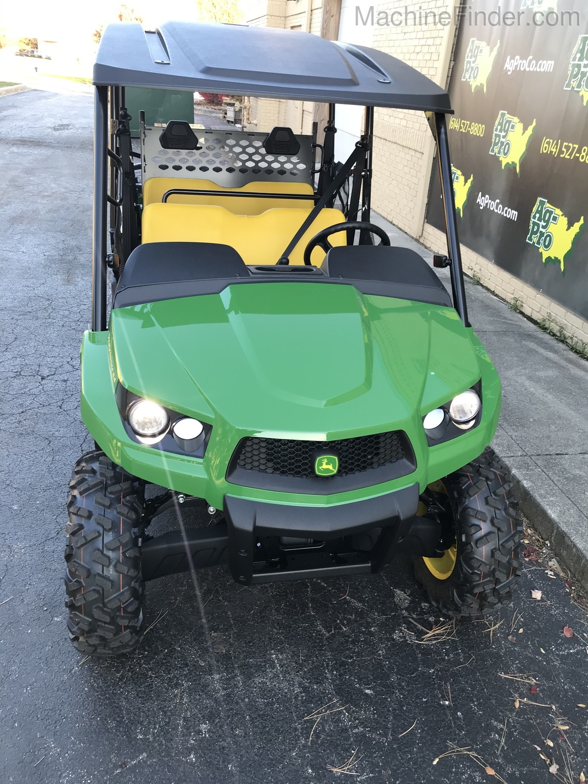 2021 John Deere 590M S4 Image 3