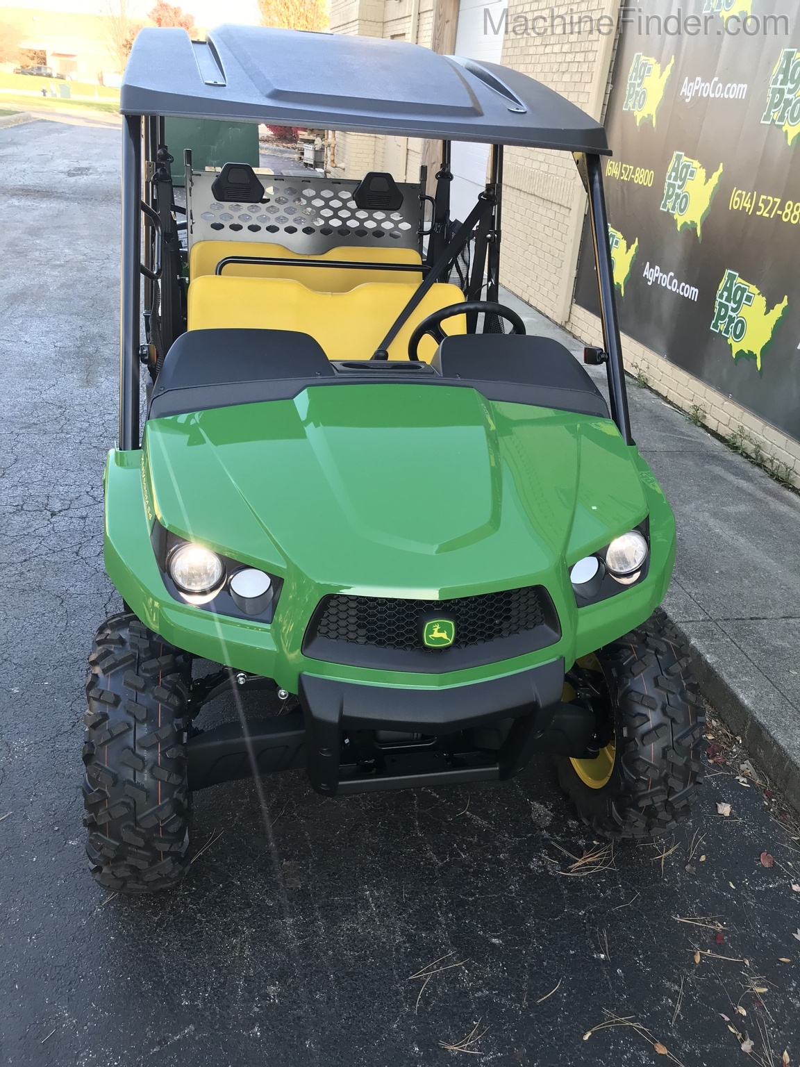 2021 John Deere 590M S4 Image 4