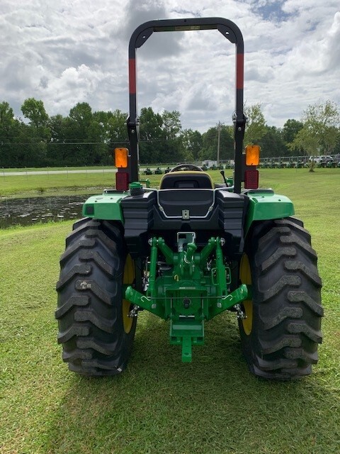2023 John Deere 4044M Image 3