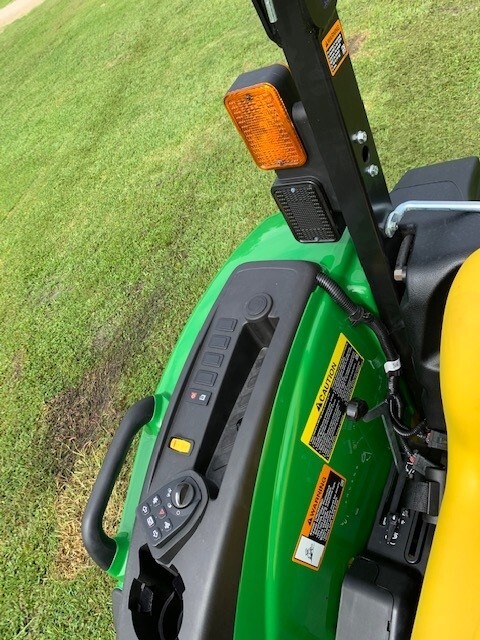 2023 John Deere 4044M Image 6