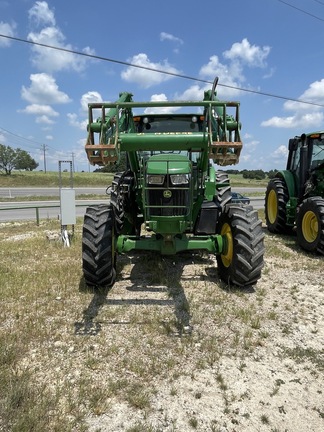2017 John Deere 6105E Image 2