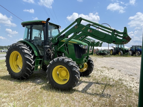 2017 John Deere 6105E Image 1