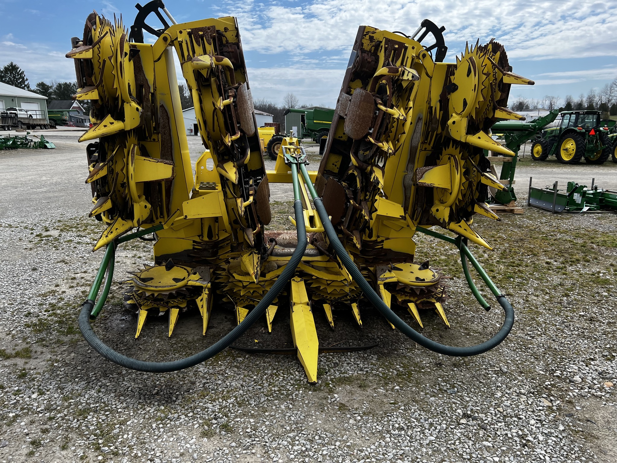 2014 John Deere 692 Image 2