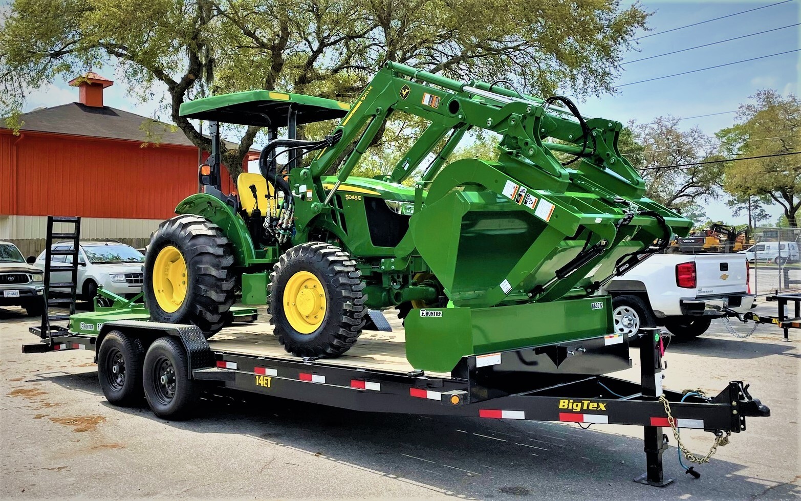 2023 John Deere 5045E Image 7