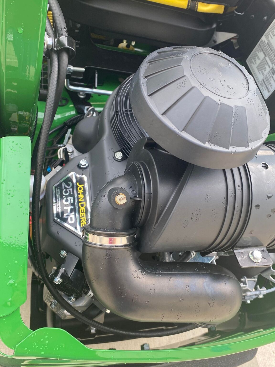 2025 John Deere Z930M Image 4