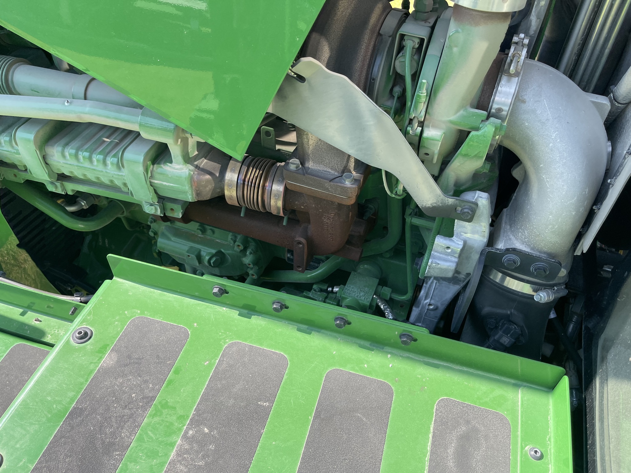  2022 John Deere 410R at Heritage Tractor in Quincy, IL