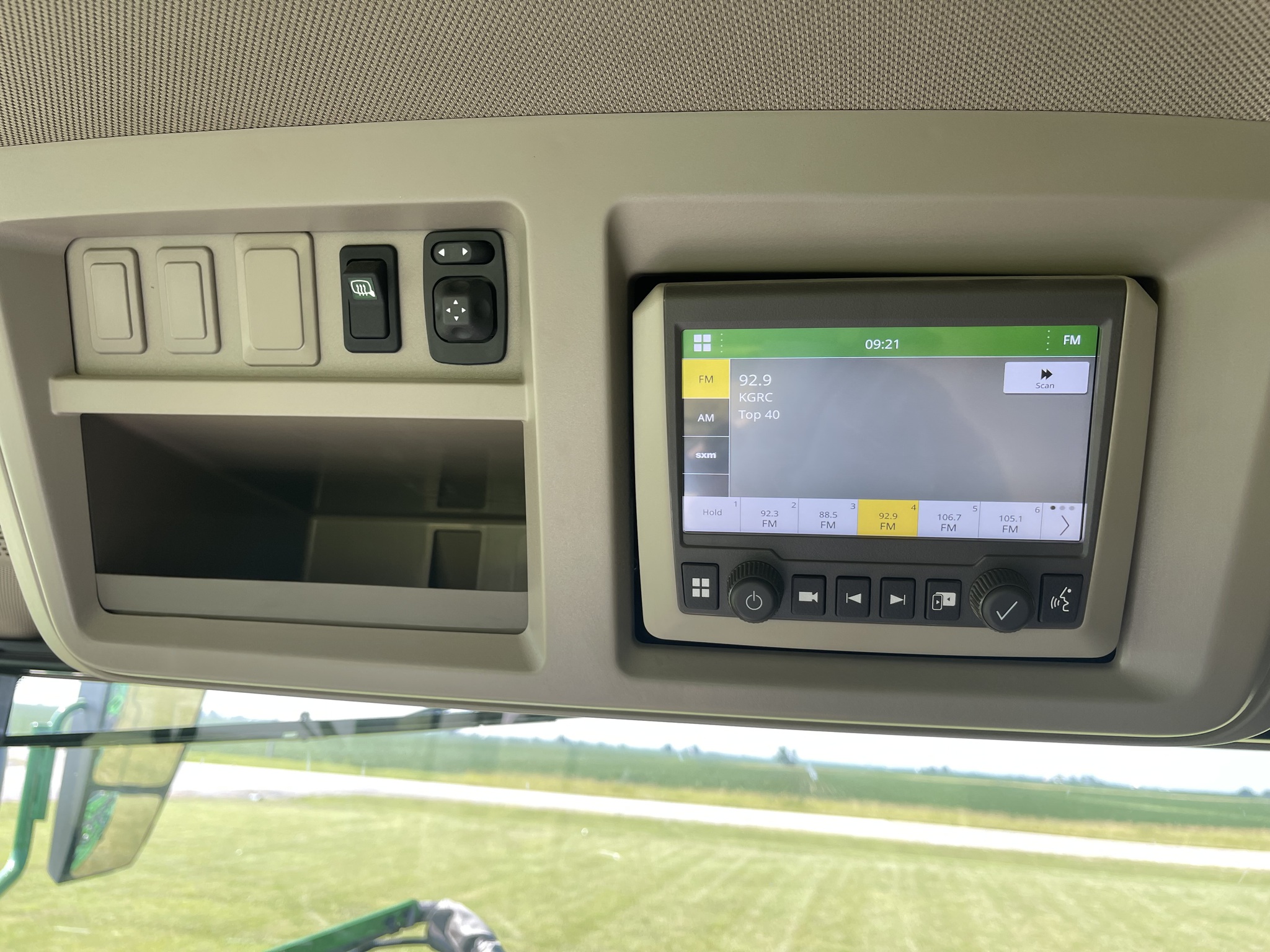  2022 John Deere 410R at Heritage Tractor in Quincy, IL