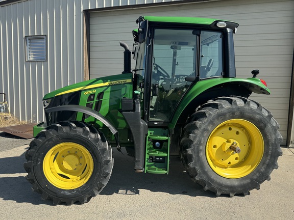 2020 John Deere 6120M-2