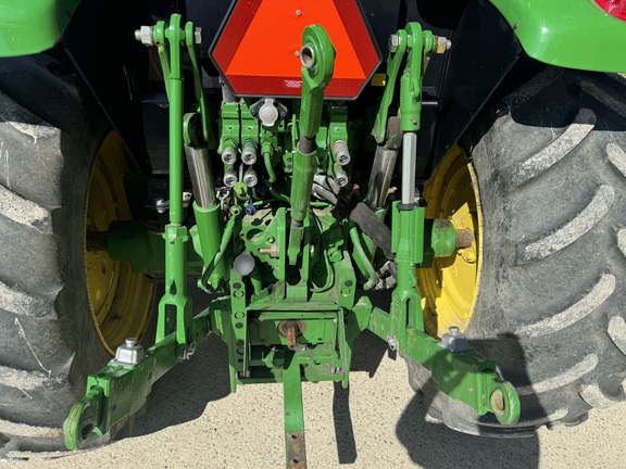2020 John Deere 6120M-13