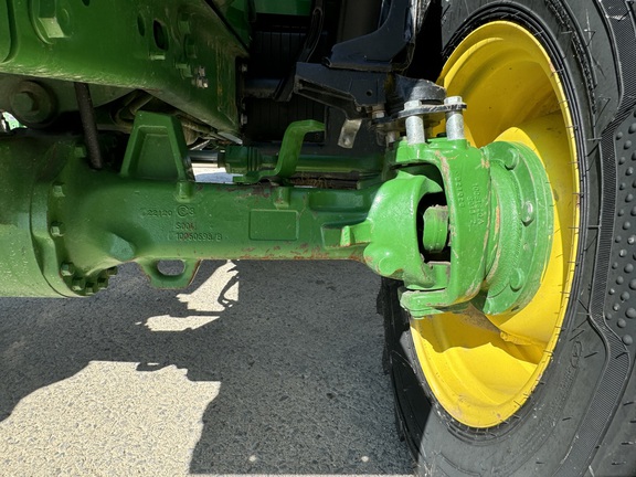 2020 John Deere 6120M-23