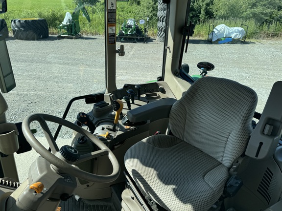 2020 John Deere 6120M-25