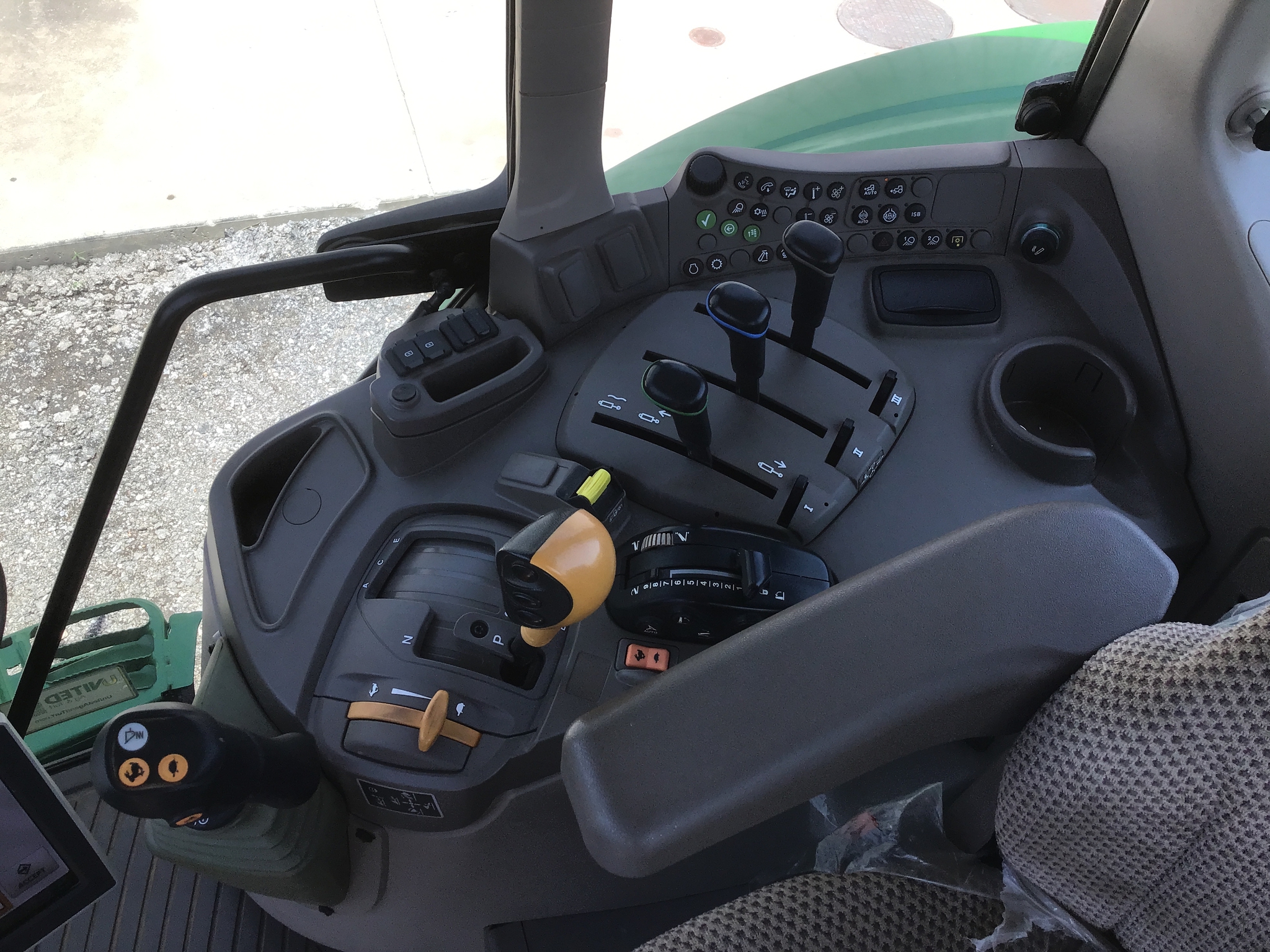 2023 John Deere 6155M Image 14