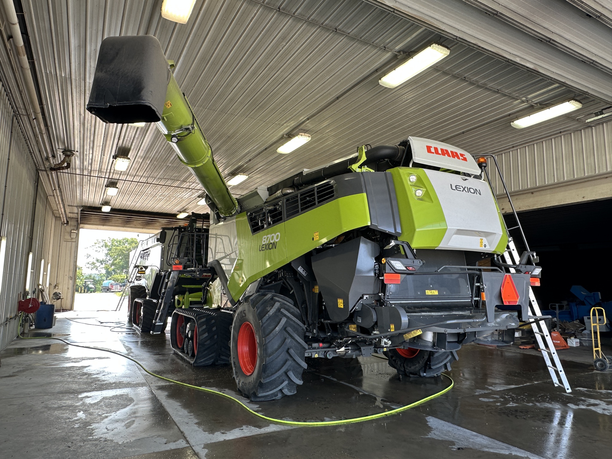 2021 Claas 8700TT Image 13