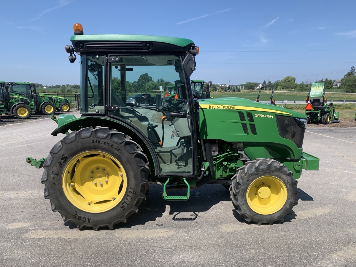 2018 John Deere 5090GN Image 5