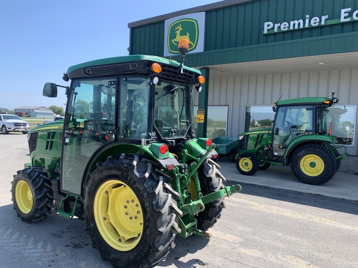 2018 John Deere 5090GN Image 8